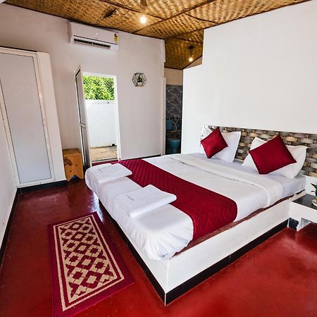 Hotel La Paulo'S Near Beach Resort Morjim Exteriér fotografie