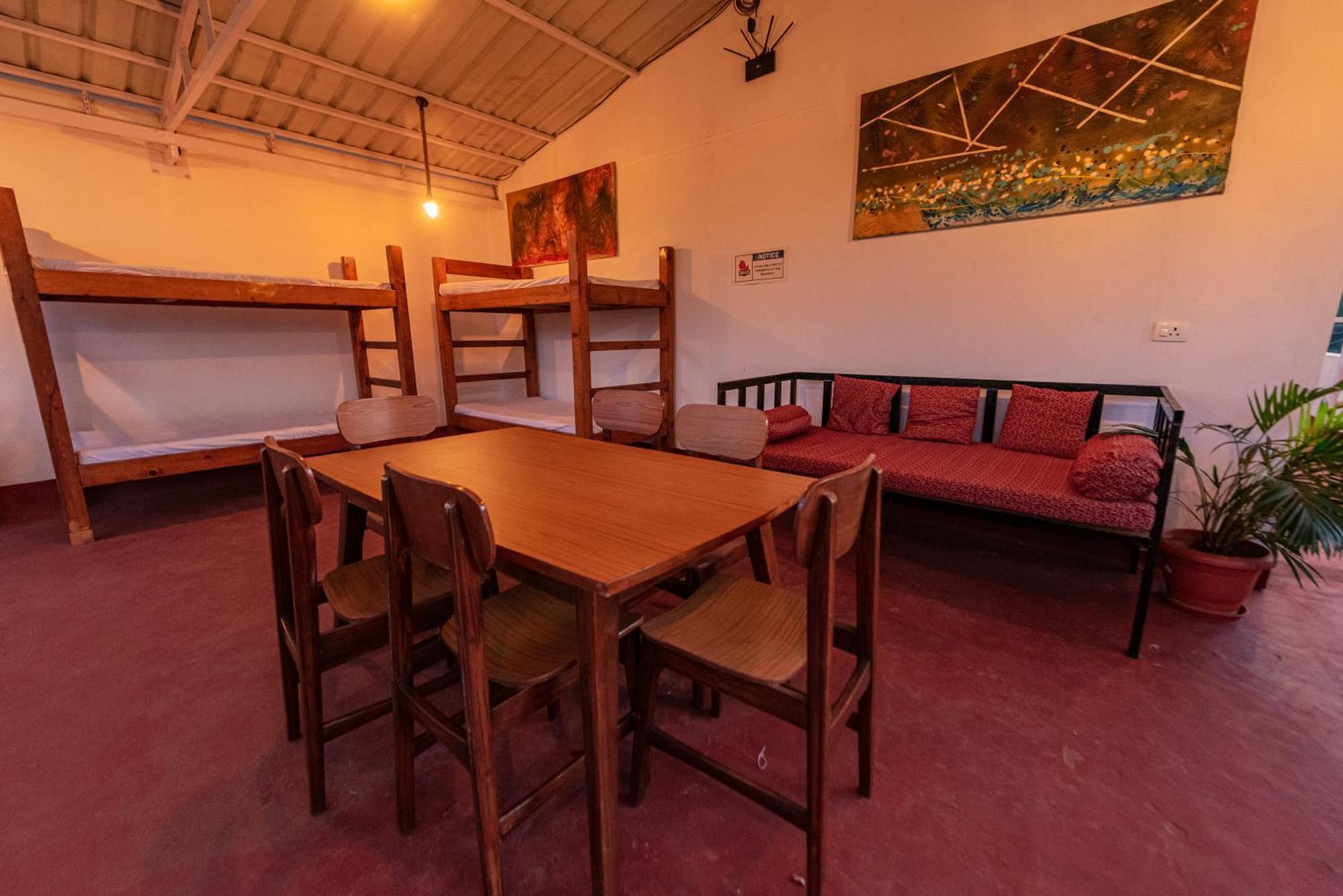Hotel La Paulo'S Near Beach Resort Morjim Exteriér fotografie