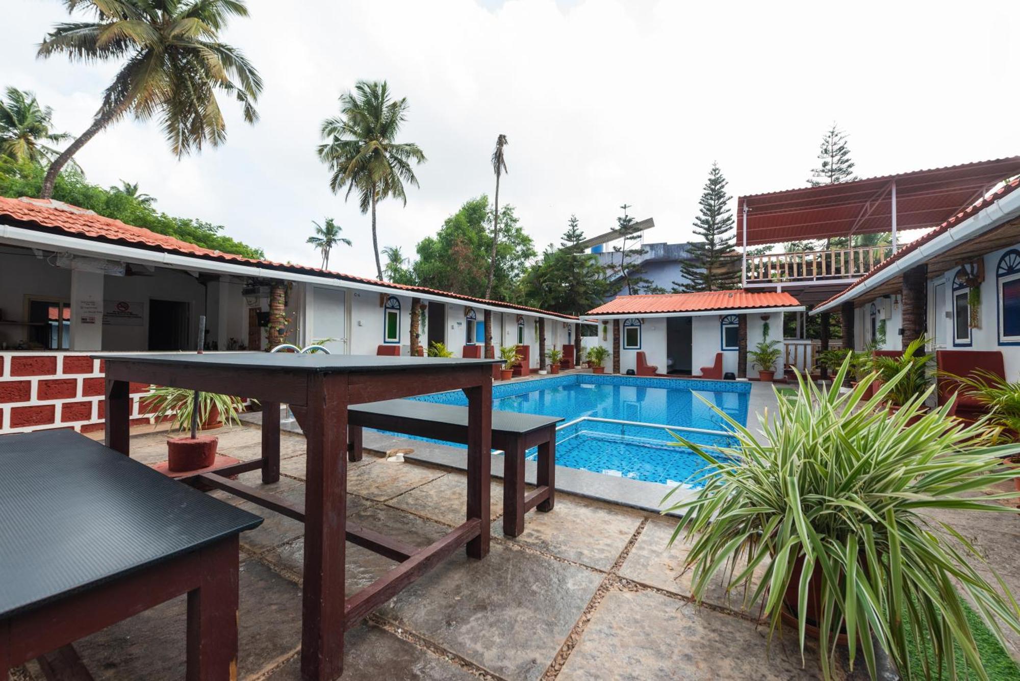 Hotel La Paulo'S Near Beach Resort Morjim Exteriér fotografie