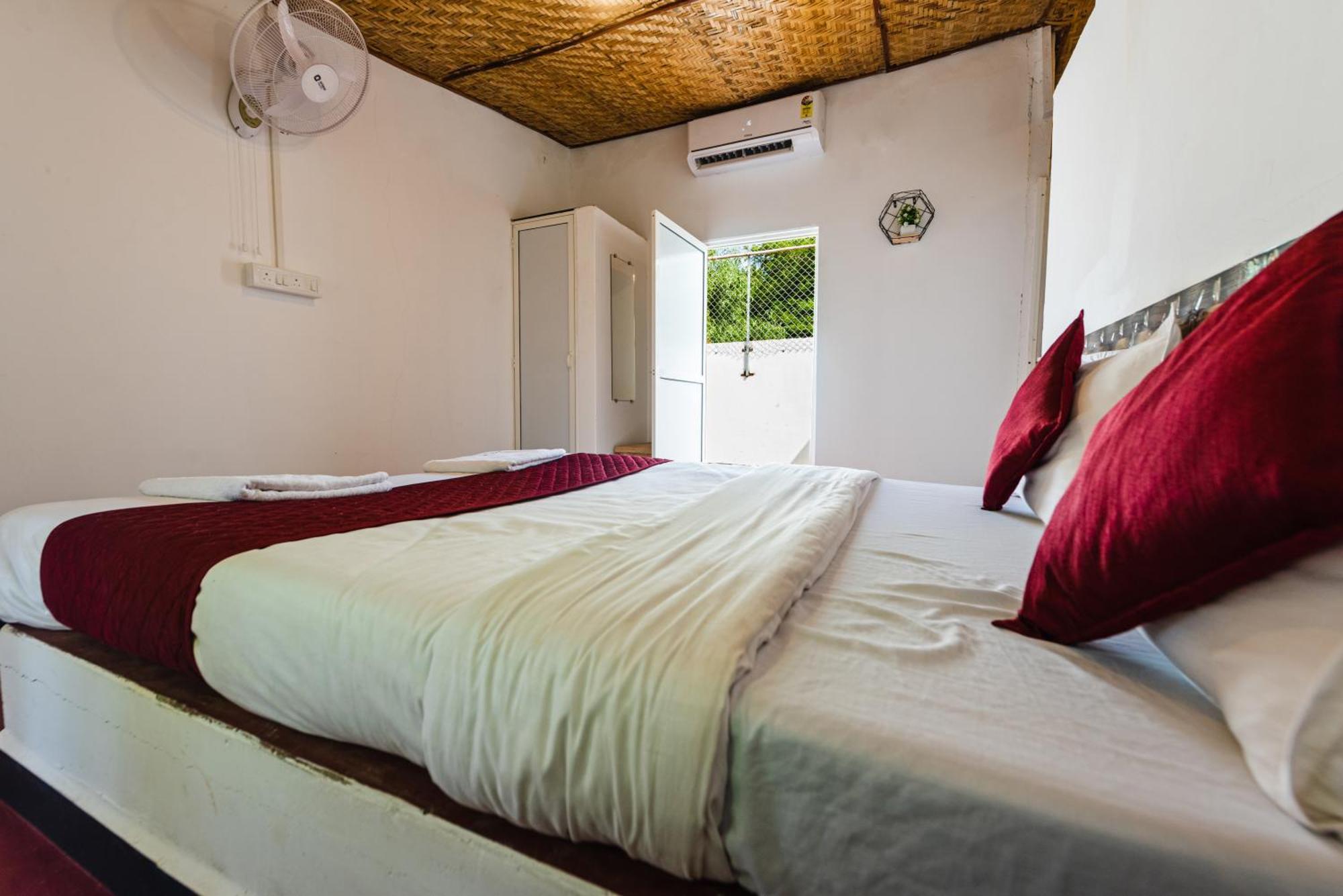 Hotel La Paulo'S Near Beach Resort Morjim Exteriér fotografie