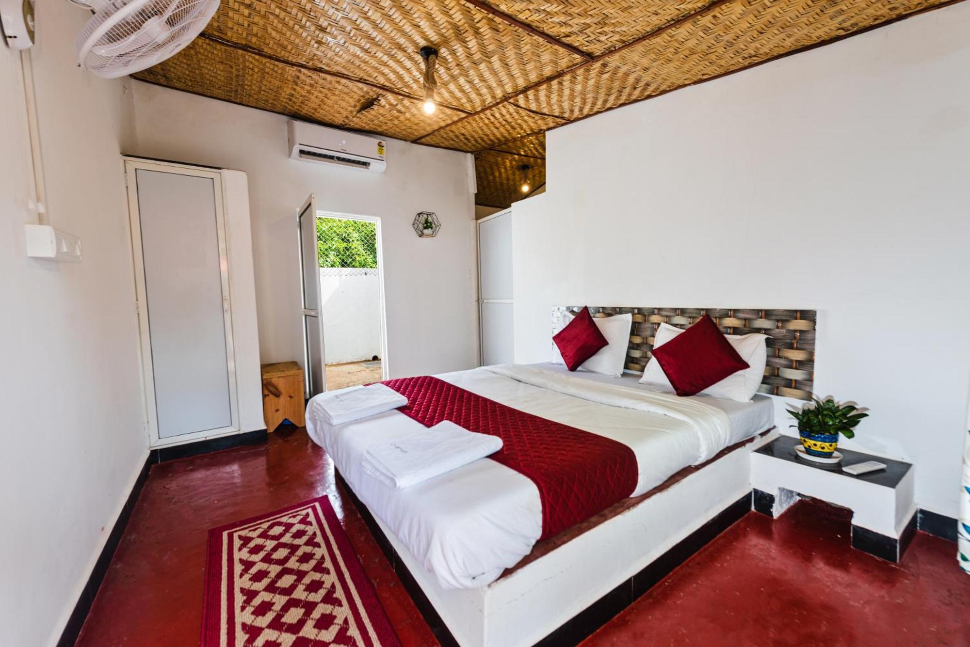 Hotel La Paulo'S Near Beach Resort Morjim Exteriér fotografie